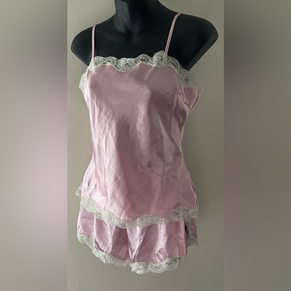 La Vie En Rose 🌹 Pink Satin Lace Trim 2pc Cami Short Set